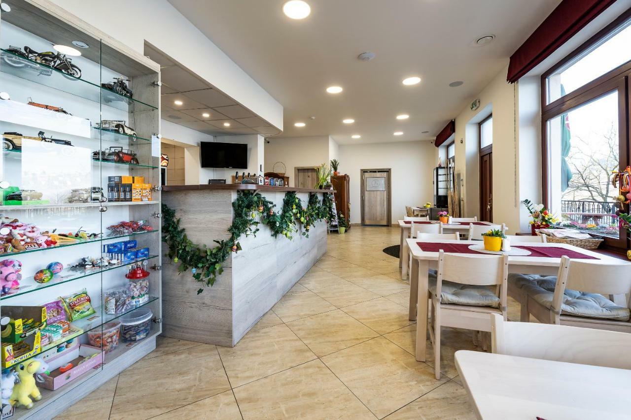 Hotel Zlechov Plumlov Екстериор снимка