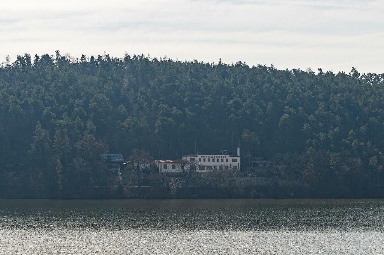 Hotel Zlechov Plumlov Екстериор снимка