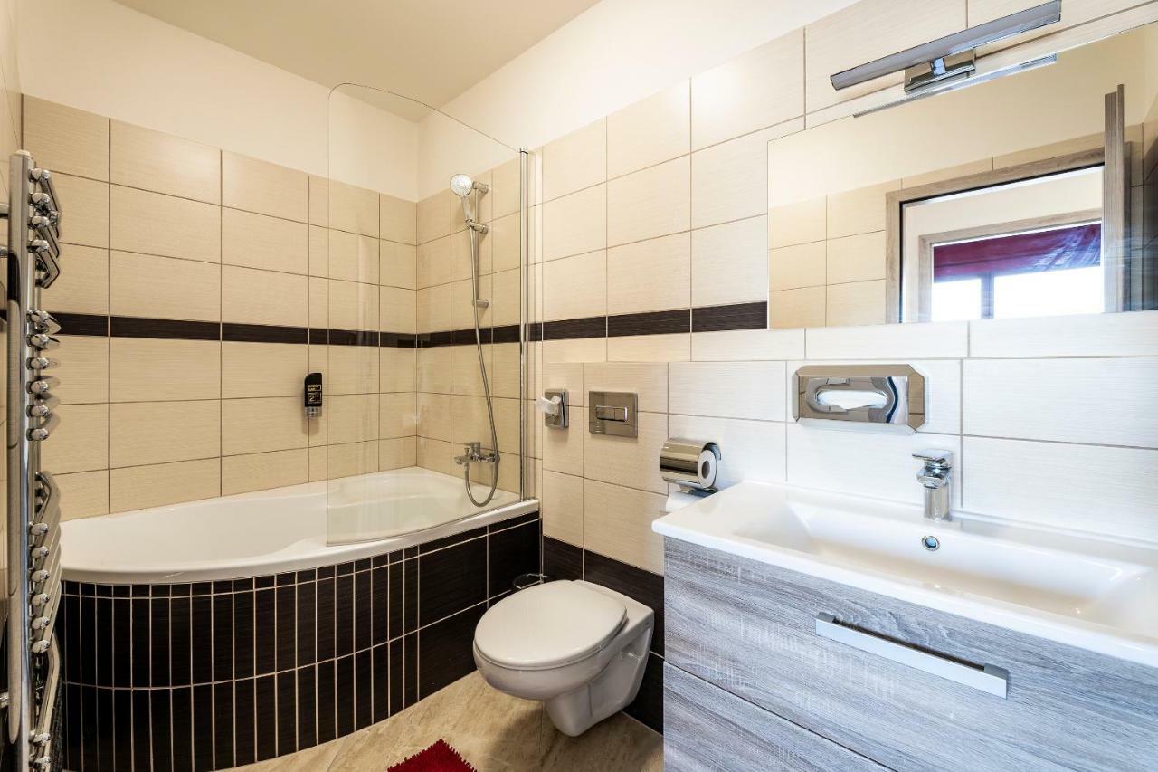Hotel Zlechov Plumlov Екстериор снимка